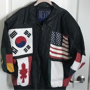 Men’s vintage 90s black leather bomber jacket with world flags. Sz XL chest 52”
